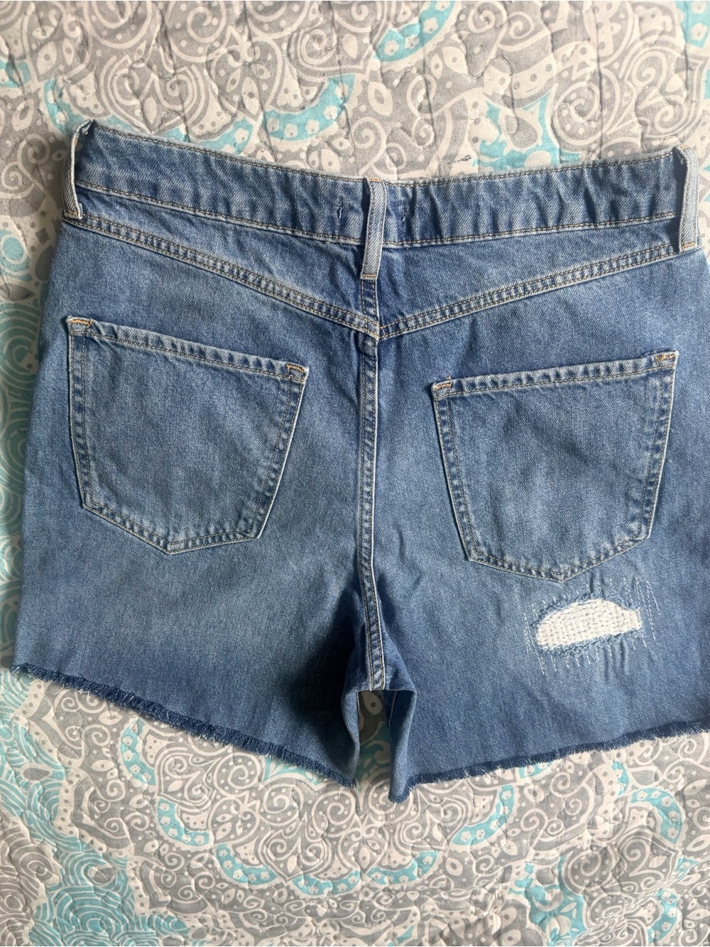 Forever 21 Light Blue Distressed Denim Shorts Size 31                     #18